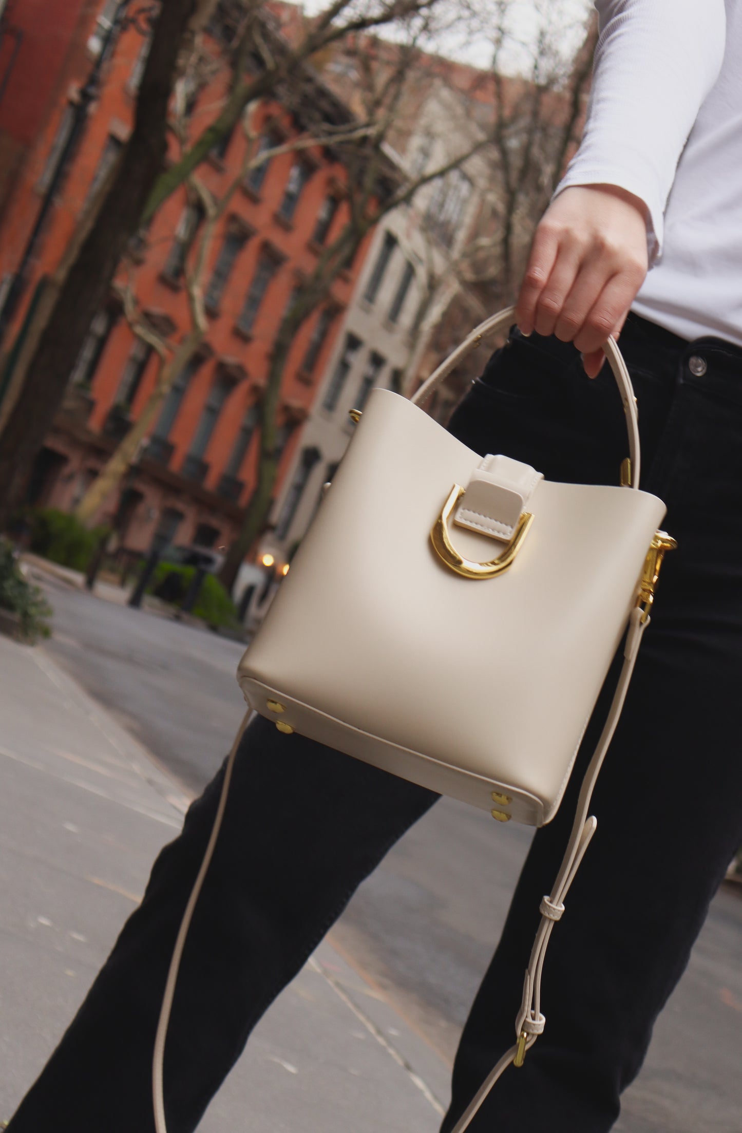 The Mercer – Black